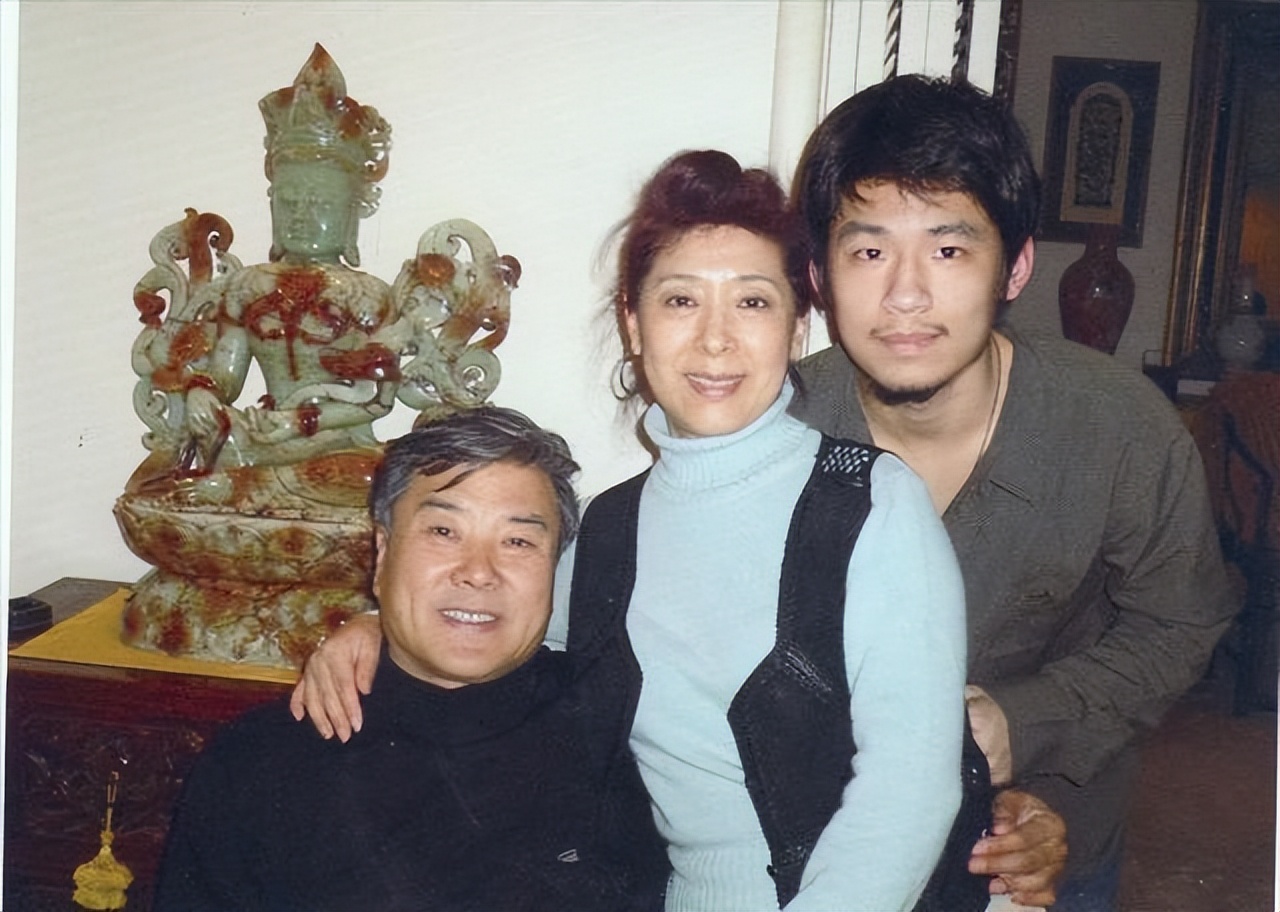 女歌唱家的二婚丈夫们,没有风光只有眼泪,私下的他们生活如何?