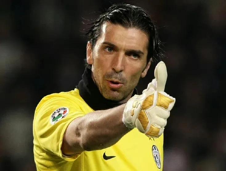 电话队尤文图斯（艰难争4！意甲9冠王尤文如今的境遇16年前的“电话门”已有迹可寻）