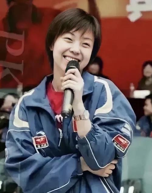 乒乓名將張怡寧老公（13年后再看張怡寧徐威大20歲的盛世婚禮，一兒一女是最好的回應）