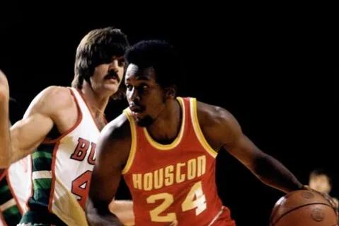 nba哪些球星最厉害(美媒列出了史上最伟大的20名球员，以及他们的总决赛战绩和数据)
