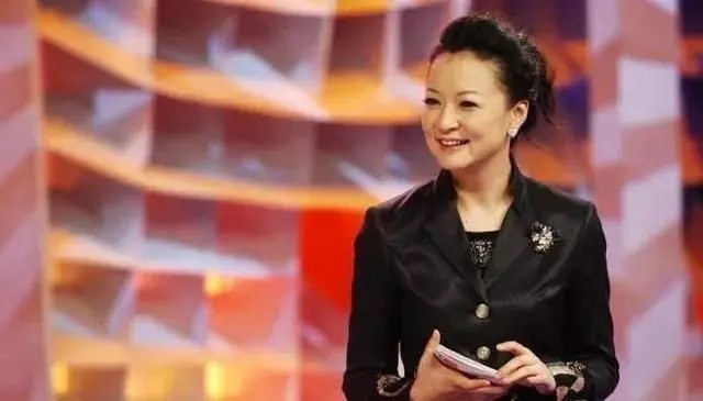 东方卫视名嘴袁鸣：丈夫是美籍华人，儿子十分可爱