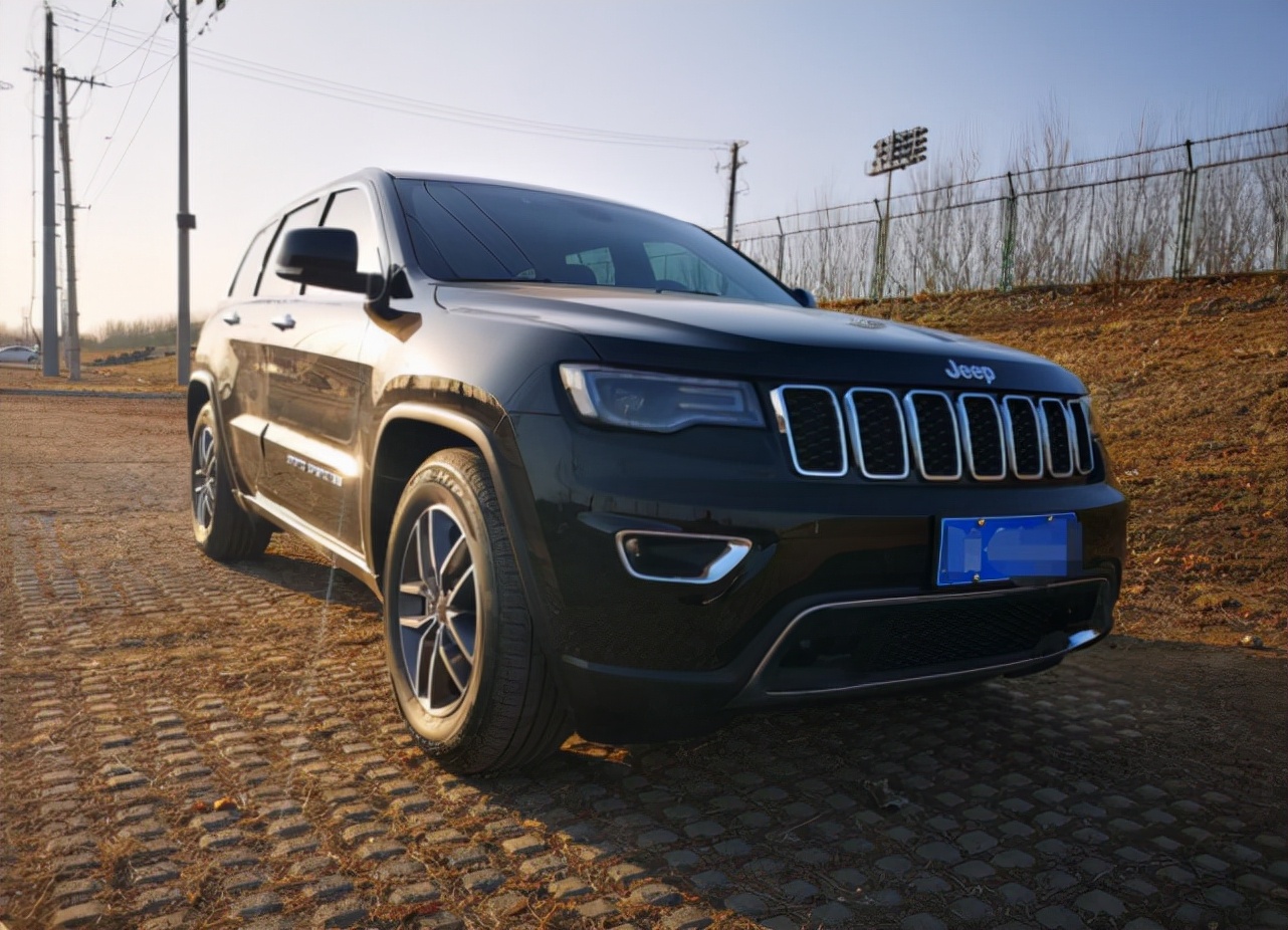 吉普小切诺基选哪个排量的「吉普小切诺基选哪个排量的最好」