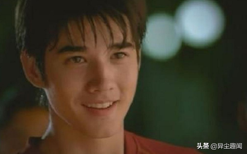 《初恋那件小事》学长帅气爆红，33岁熟男被封泰国金城武近照曝光