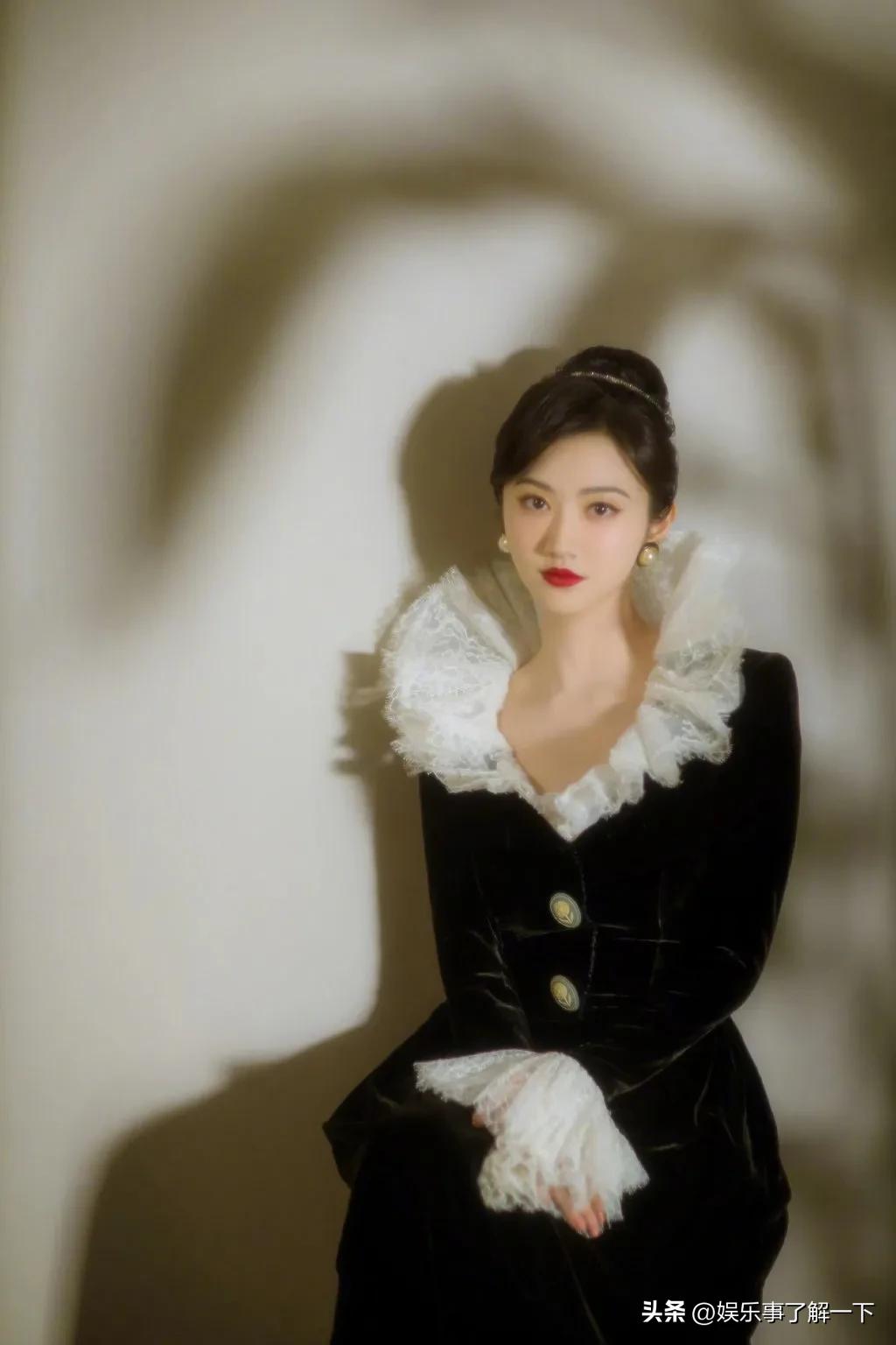 女明星赫本风造型大赏,angelababy,迪丽热巴,杨紫等,谁最惊艳