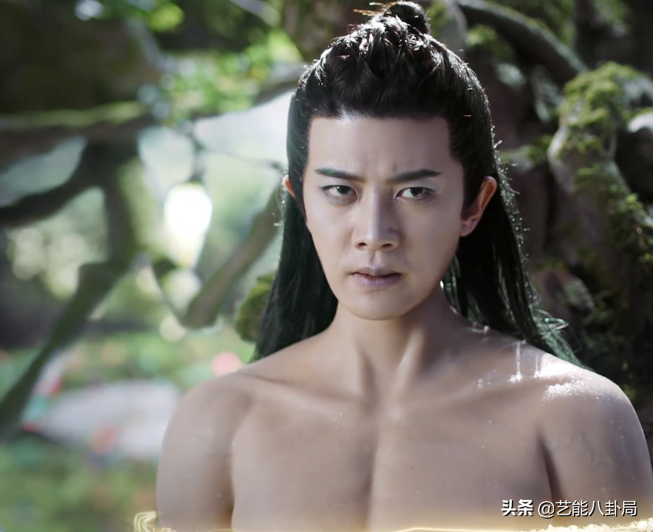 热巴新剧!光脚秀、假腹肌、转圈吻、亲变形,现在的古偶怎么了