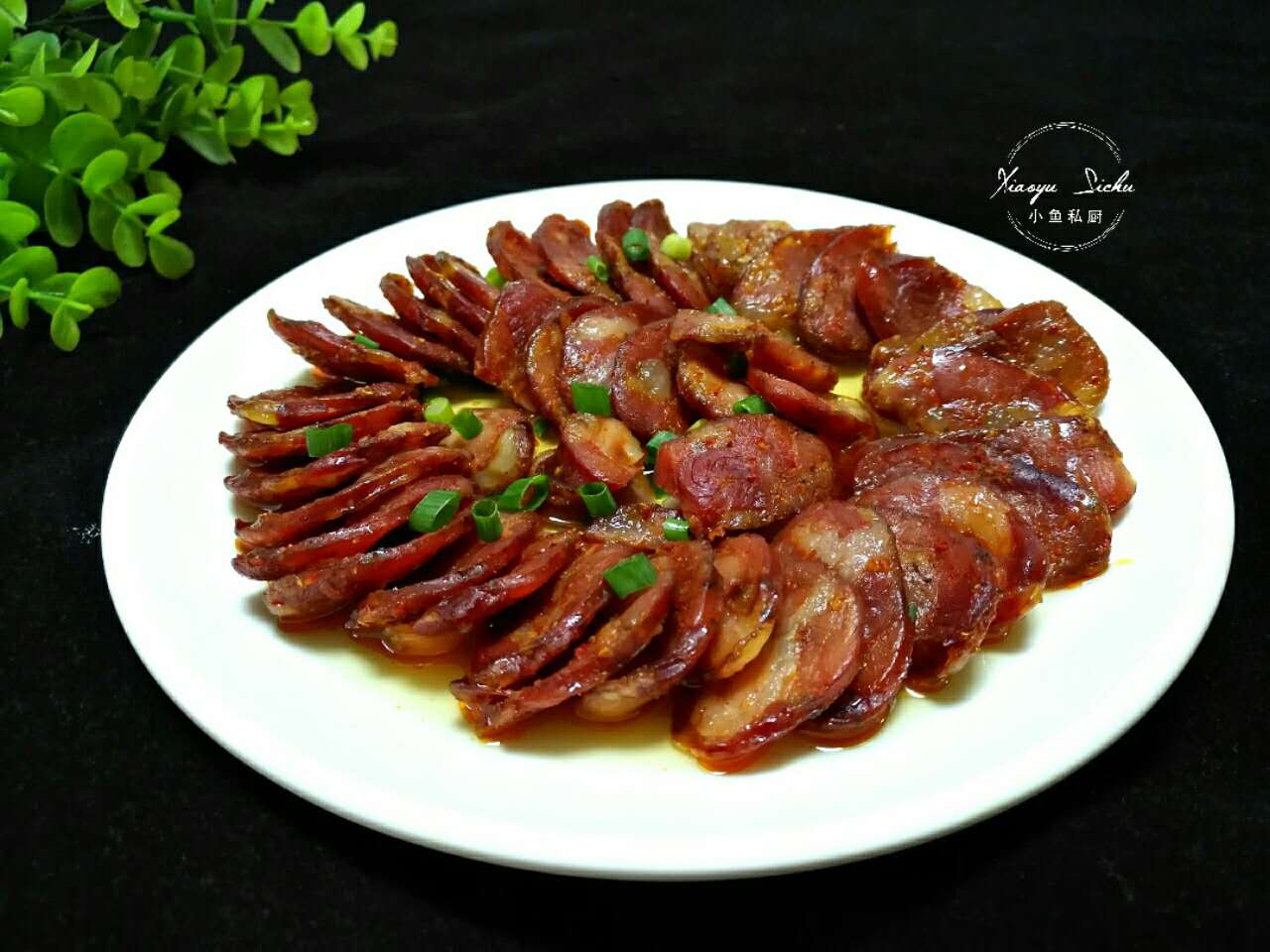 2,冷水上锅,蒸30分钟,撒上葱花出锅.