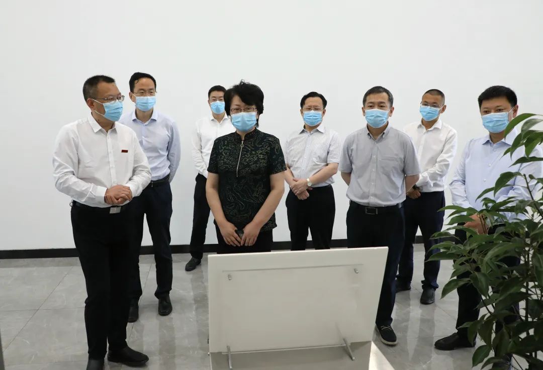 教育部党组成员、副部长翁铁慧赴宜宾调研