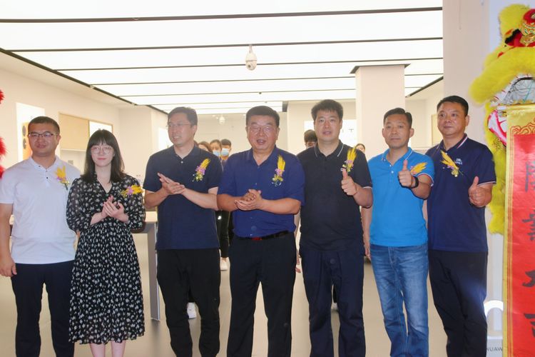 润通电讯玖隆茂华为授权体验店盛大开业倾情绽放