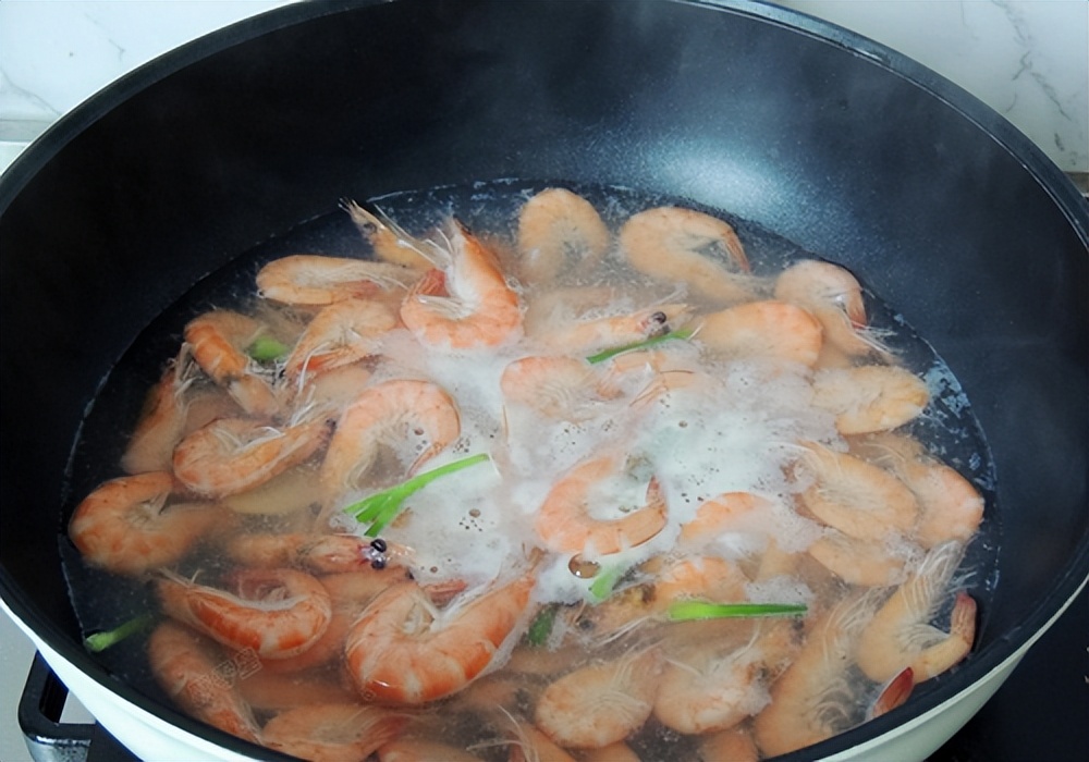 基围虾煮虾煮多久（记牢2个时间点煮出鲜嫩完美熟虾）