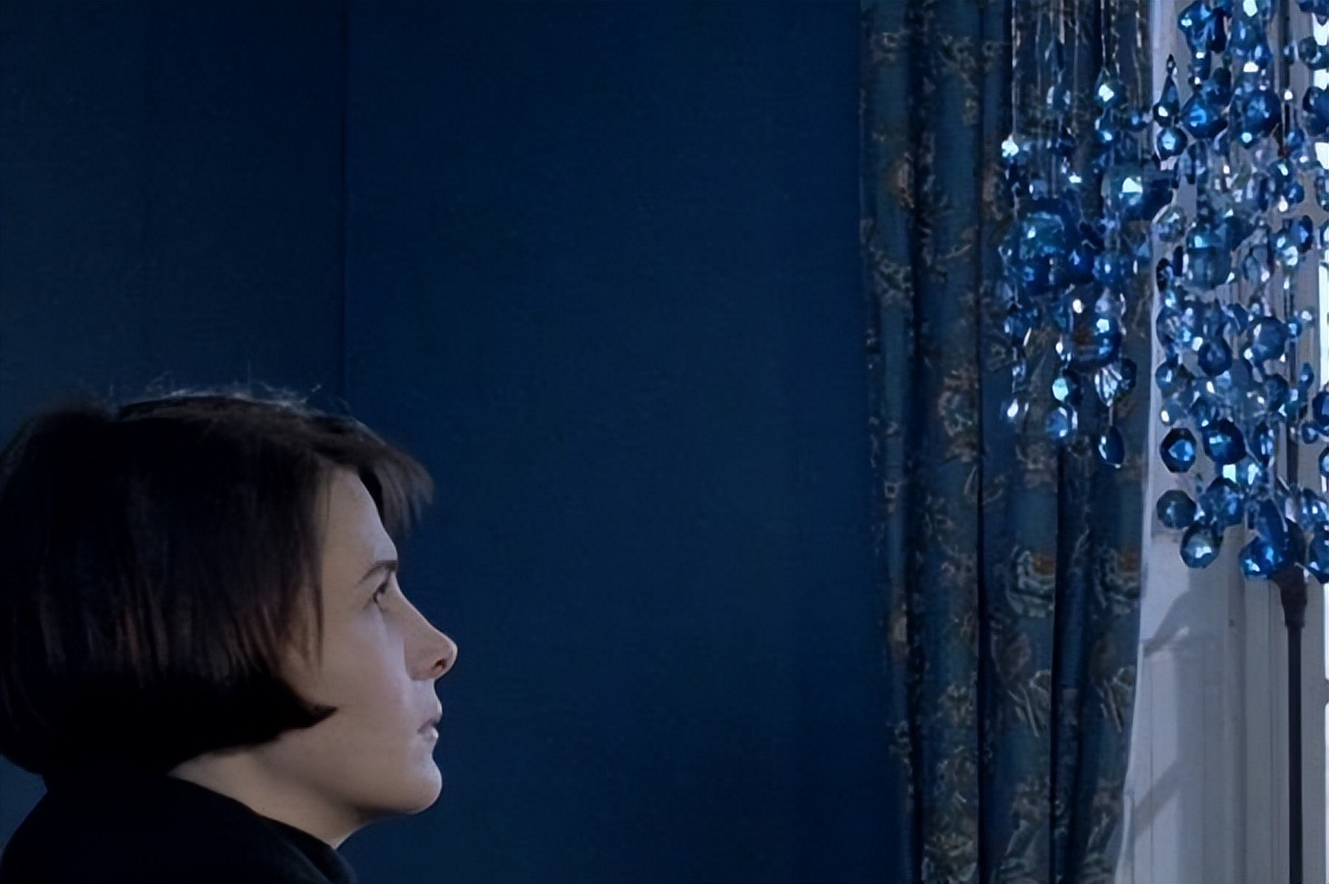 红白蓝三部曲 蓝白红三部曲之白解析-朝阳百科