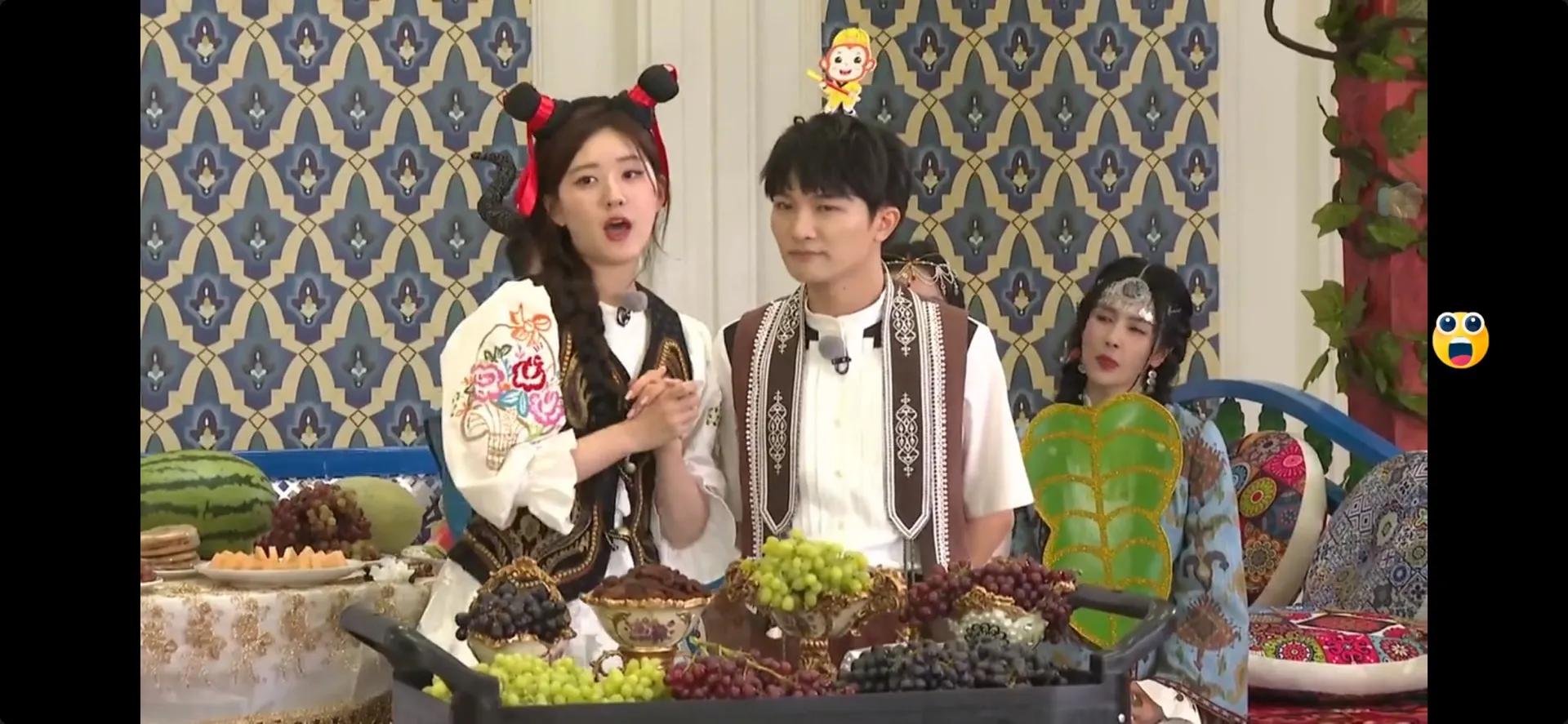 综艺《奔跑吧》直播截图中的赵露思小姐姐以及新疆收官路透哦