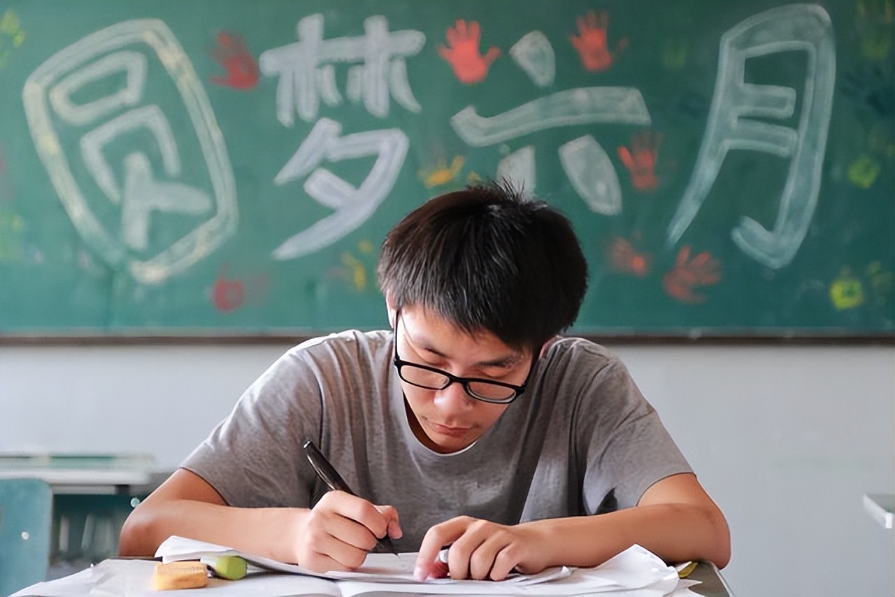 985学霸说出真相，模拟考和高考成绩能差多少？别再傻傻计算了