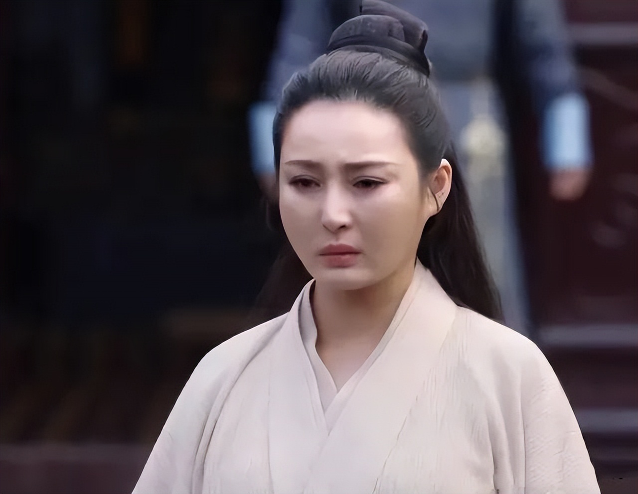 许美静许美静曾经是红极一时的歌手,她演唱的《城里的月光》《阳光总