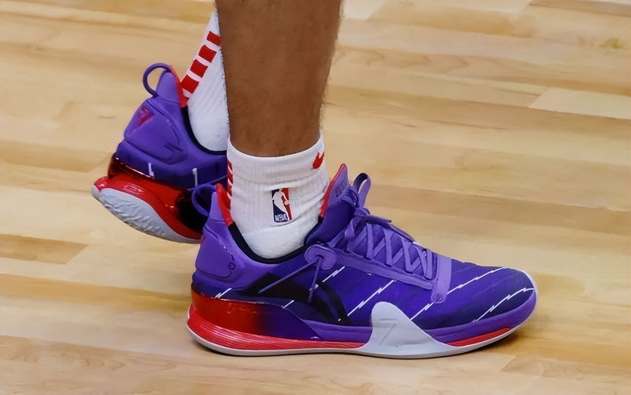 nba都有哪些突破球鞋(吉米巴特勒最爱上脚驭帅1342缓震科技篮球鞋?