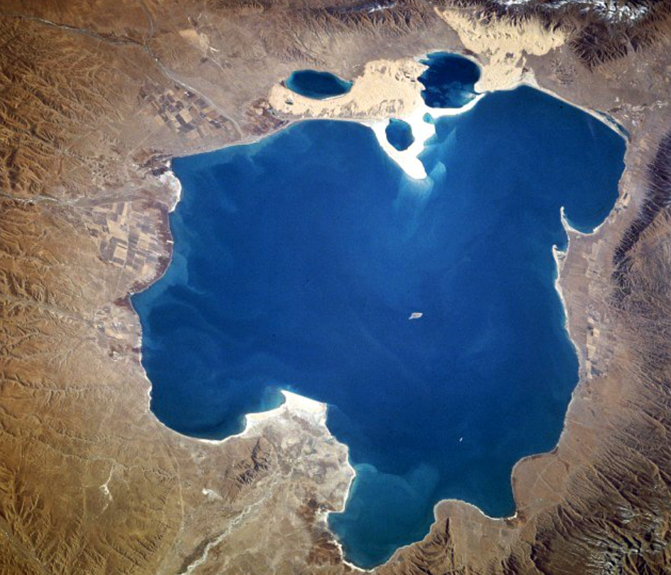 青海湖的总面积有多大_青海湖总面积有多大平方公里