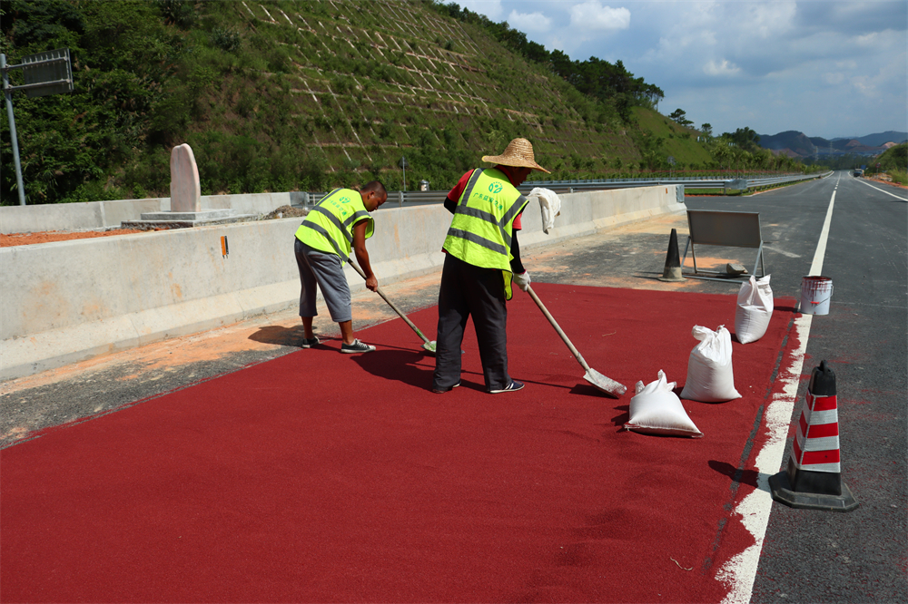 广东益宙交通实业有限公司50多个路面工程项目顺利完成施工节点