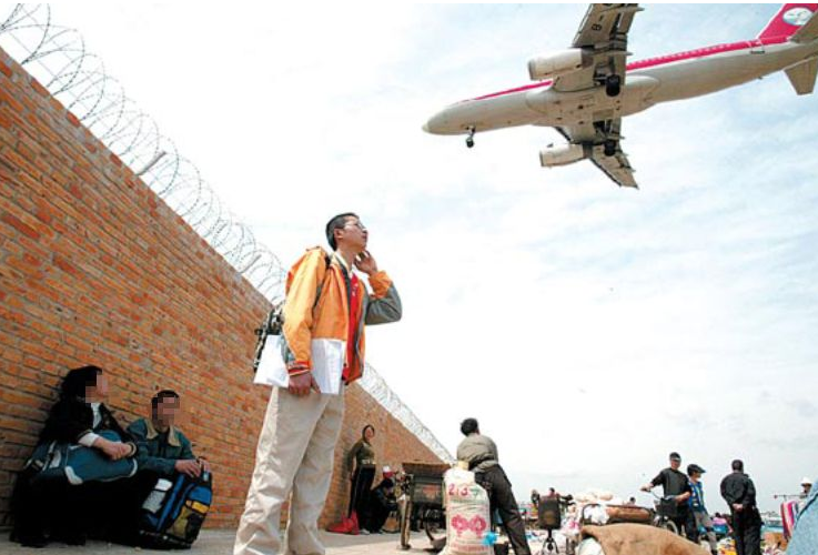 17年前，14岁湖南男孩扒飞机在万米高空飞行1.5小时，后来怎样了