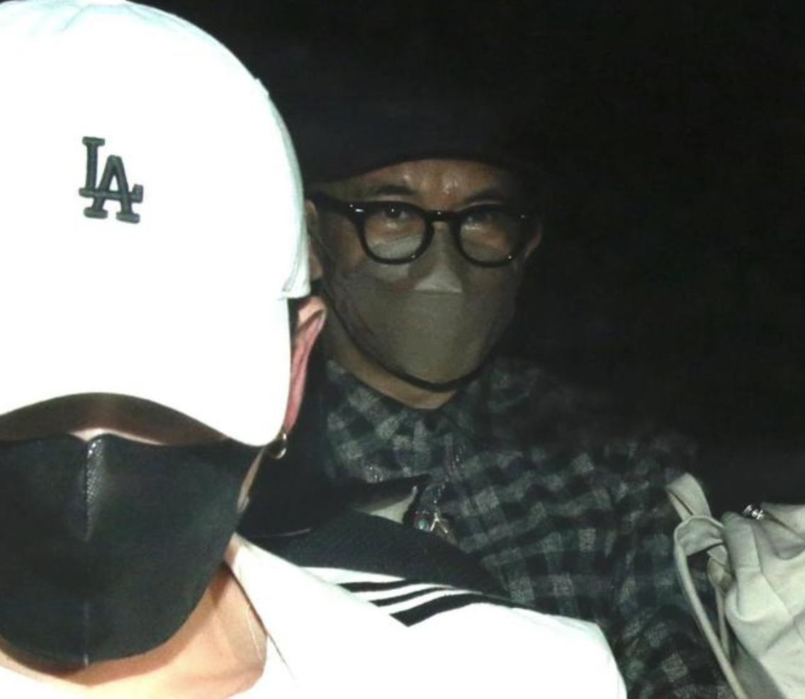 具俊晔隔离结束0点出关，坐车直奔大s家，小s模仿其唱跳迎新姐夫