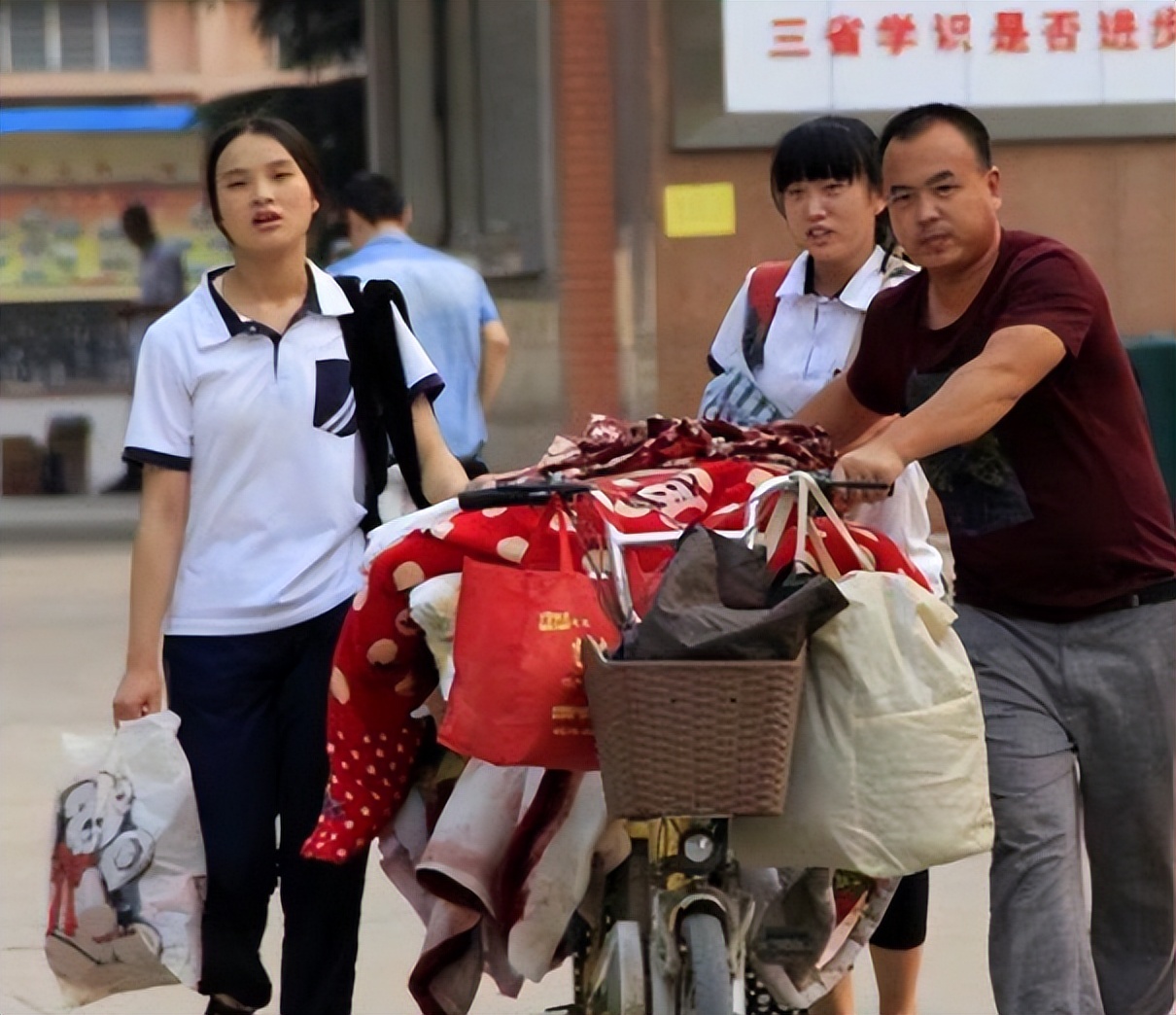 高考生报省内大学好，还是省外大学好？大学毕业才明白其中的差异