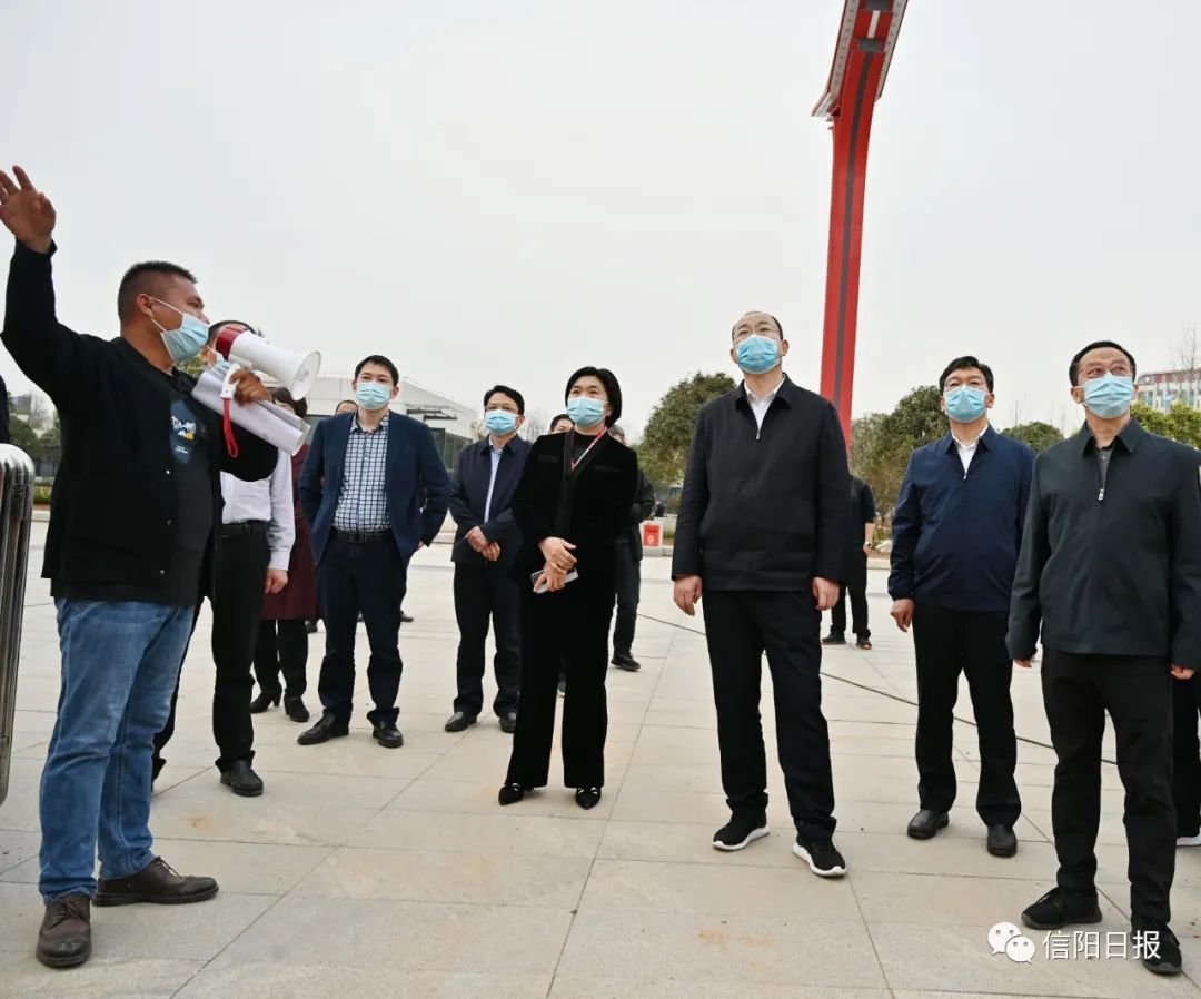 蔡松涛到中心城区调研城市道路绿化、火车站广场建设、商业街区改造等工作