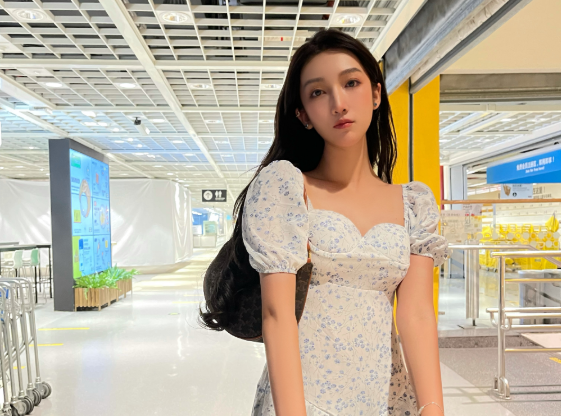 都美竹做完头发又整牙，退学后重新备战高考，被曝进军娱乐圈失败