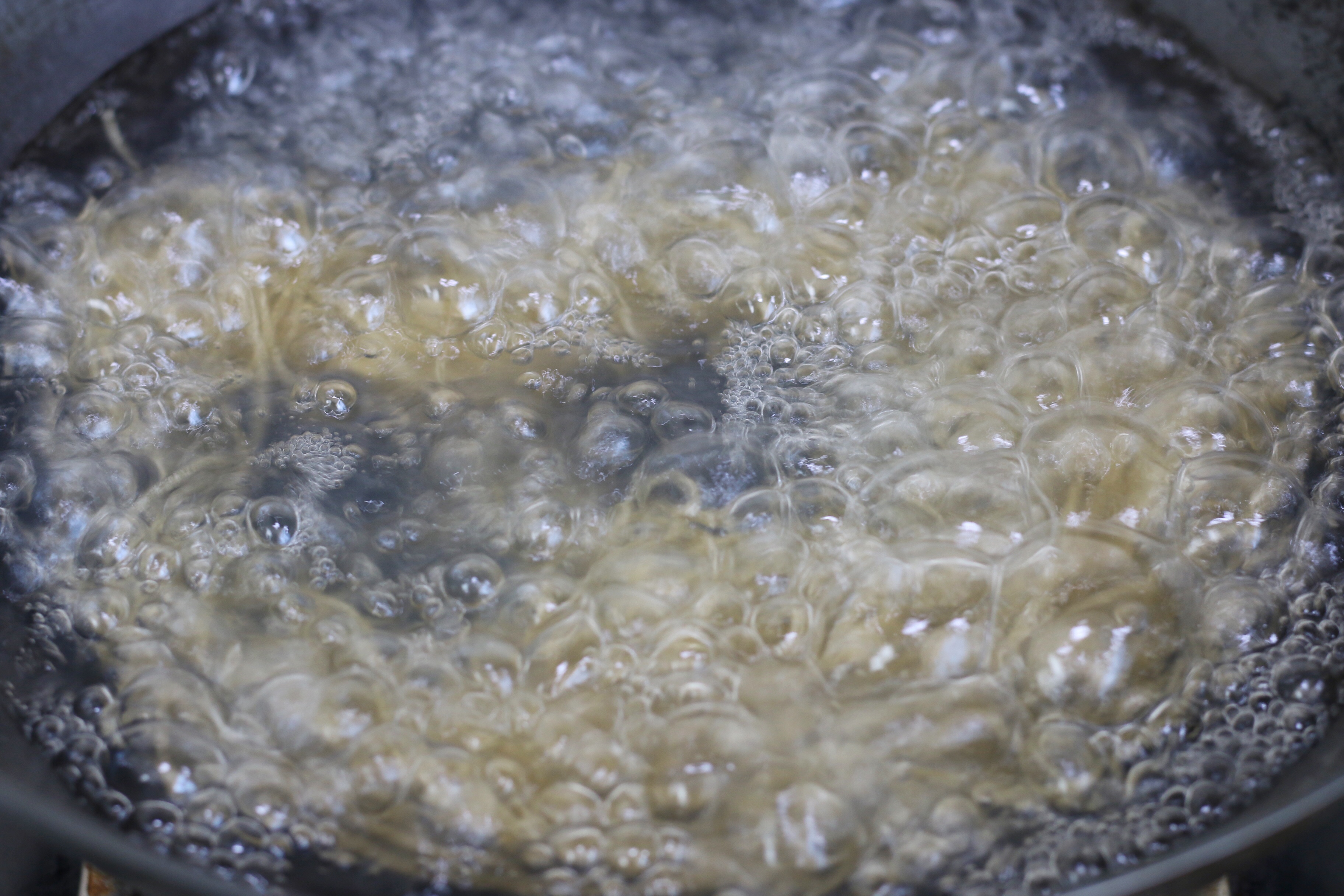 蒸韭菜包子，记住8分钟，韭菜碧绿不变色，包子好看又好吃