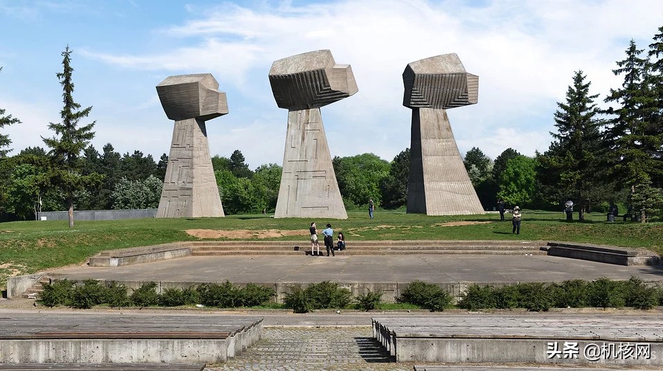 巴尔干土地上的无声呐喊 | Spomenik纪念碑考