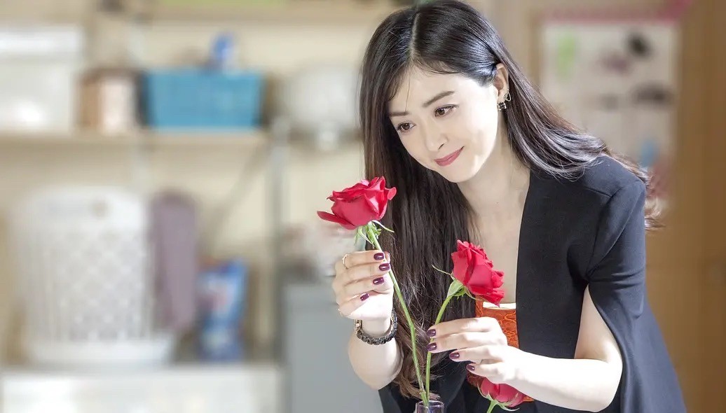 同样饰演“村妇”，哪一位才是观众心中的“惊鸿一瞥”？