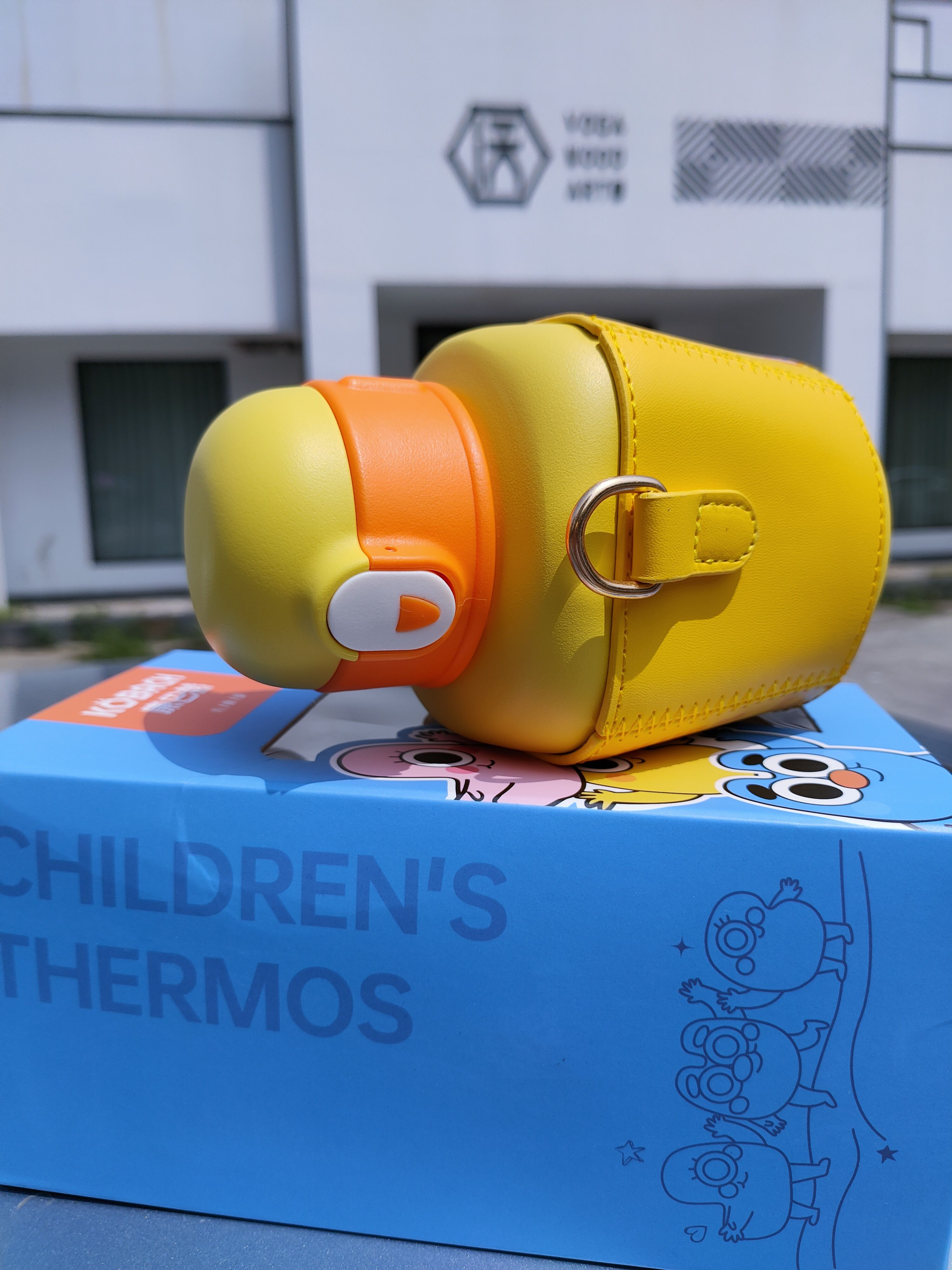 康巴赫儿童保温水杯：让喝水变的时尚可爱