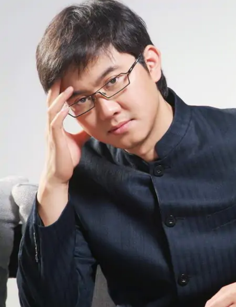 主持人赵川：三段婚姻饱受争议，他配当《爱情保卫战》主持人吗？