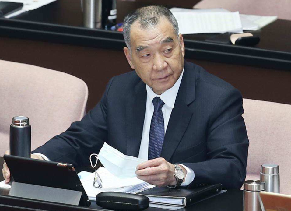 解放军隔空喊话后，台当局拒不投降并想顽抗，邱国正亲自前往一线