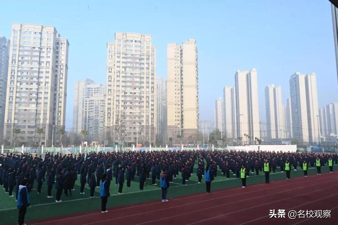 精彩新世纪，师生联动大课间，阳光体育六十分