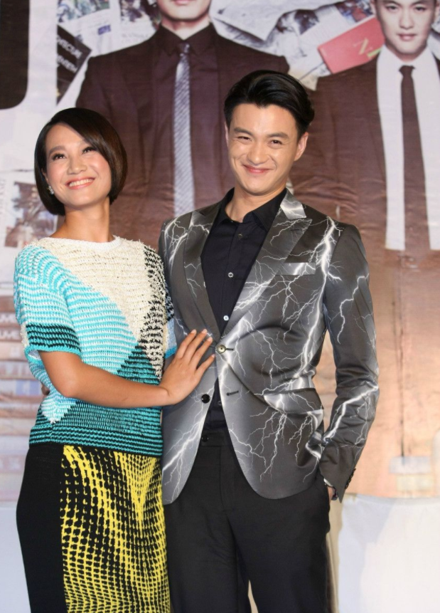 朱丹嫁给周一围:婚后有爱也有泪,4年生2娃,在卑微中幸福