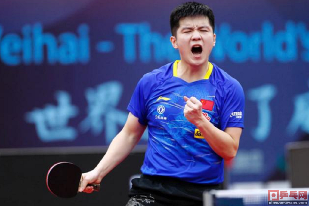 乒乓球世界杯决赛2020视频(樊振东在2020年世界杯7局险胜马龙，成为四冠王，也是唯一三连冠)
