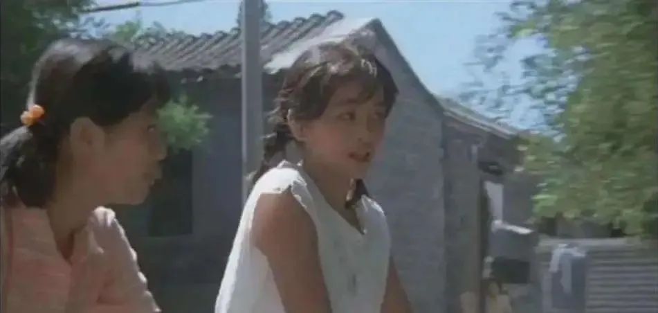 她是演艺圈最泼老戏骨，三嫁老外离婚，如今59岁未婚独居北京豪宅