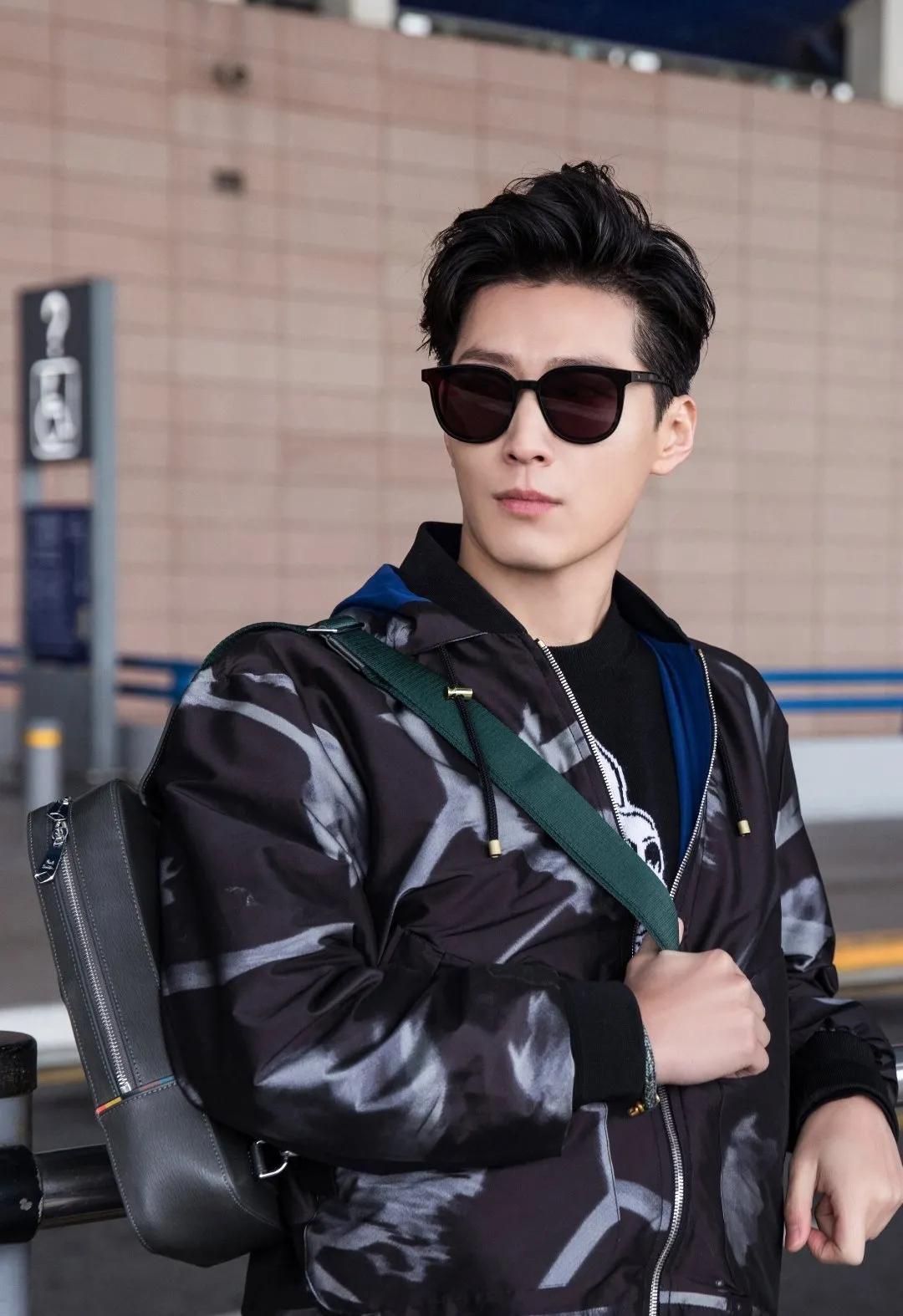 古装丑男？不，现代美男