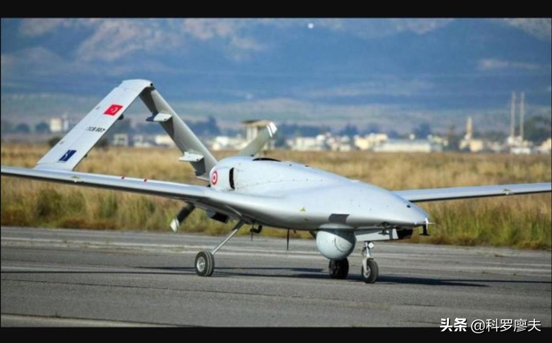 �ڿ���TB2���˻���ǰ�ߣ���Զ�����ɱ�䣬�����ս�õ�ͷһ��