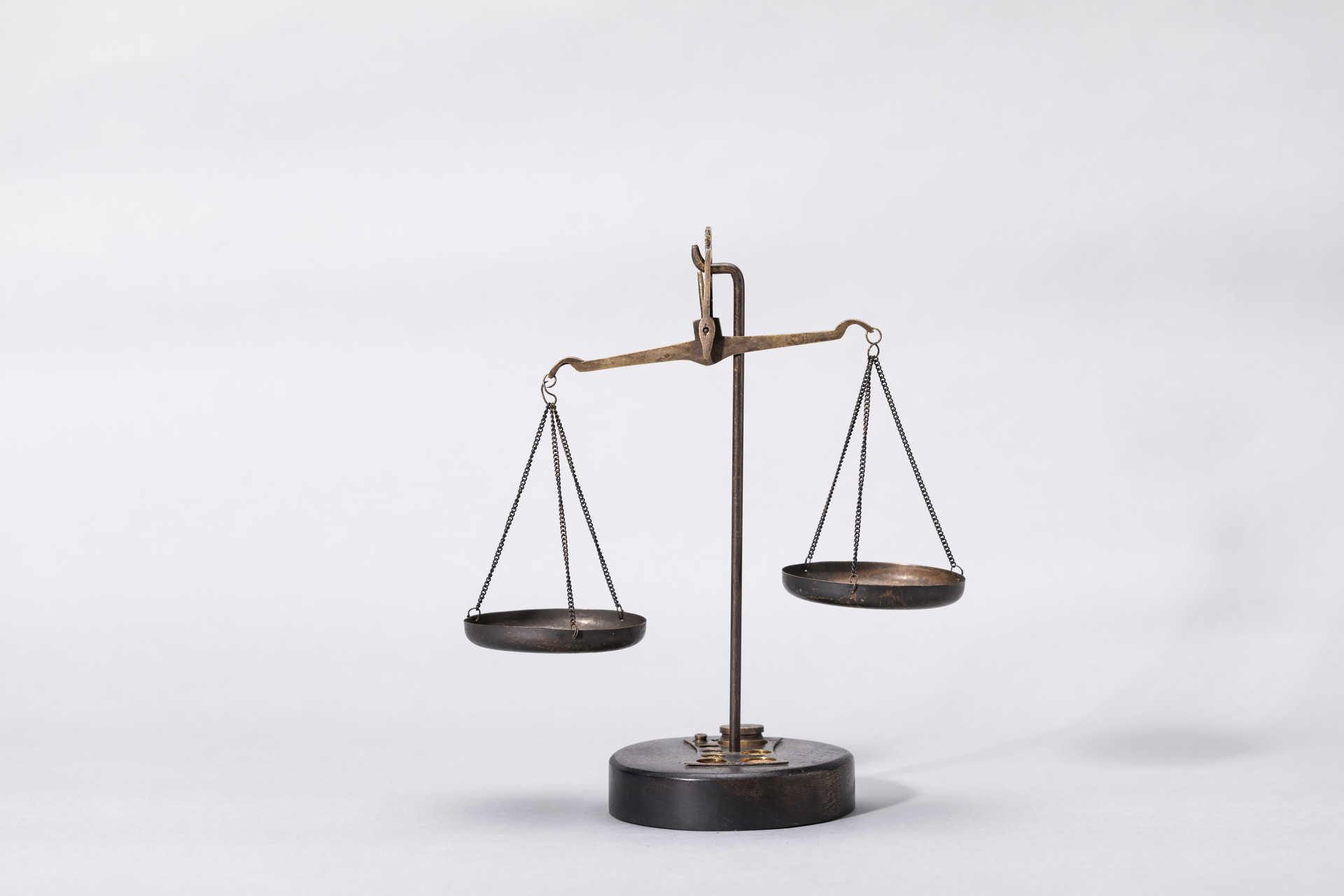 从法学专业的四大误区说起：课程、择校、就业、规划