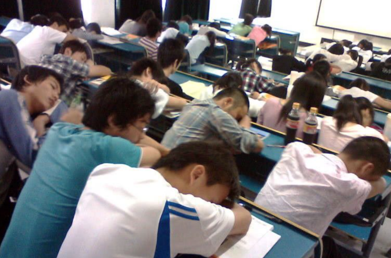 校园里，男大学生多高算“矮”？170cm成下限？听听学妹真实想法