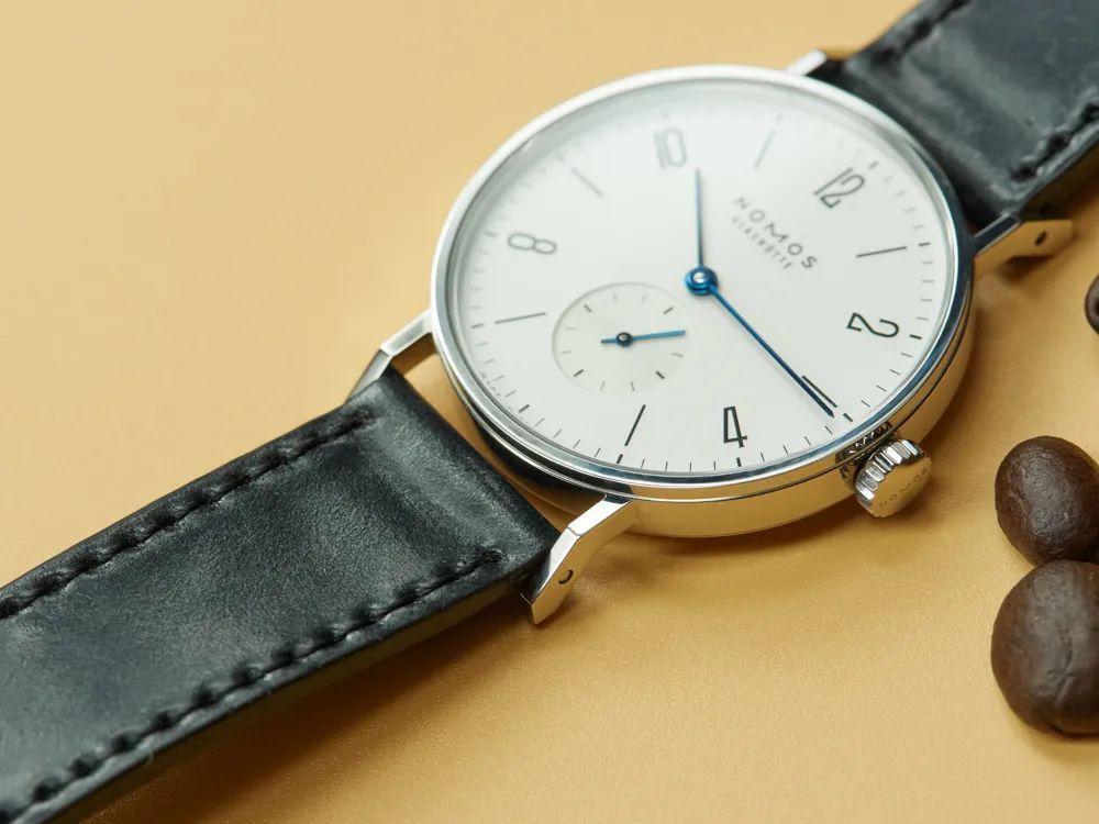 1万多逃不过的选择！这块表的设计就突出一个极简美