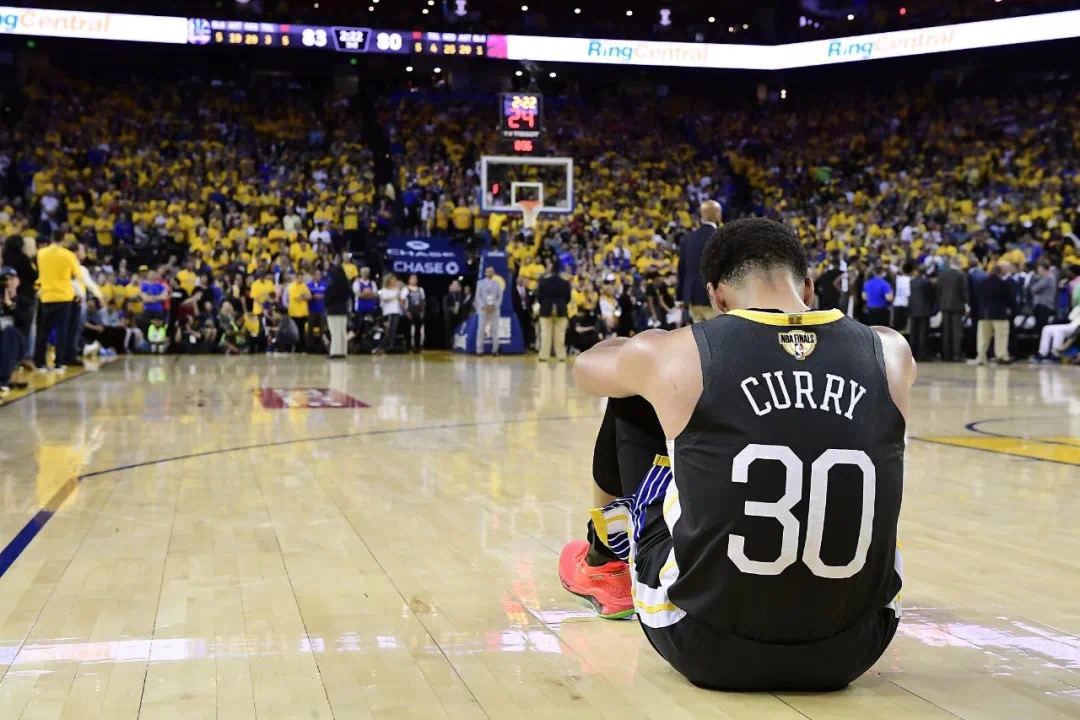 库里为什么在nba取得成功(聊一聊库里为什么会取得这样的成绩)