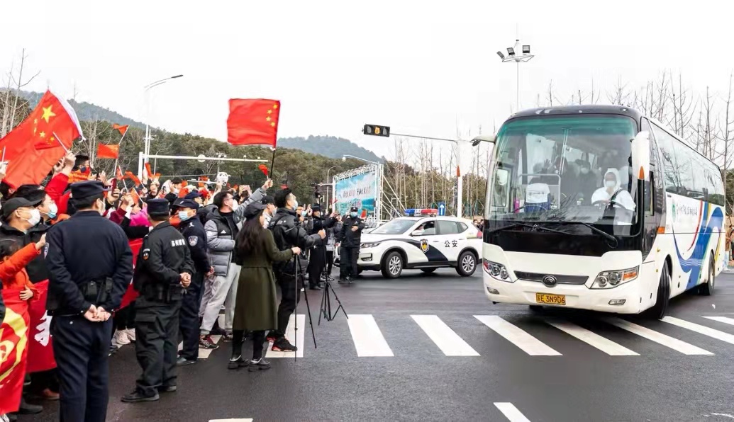 女足世界杯结束后(中国女足再次做出表率，回国第一天恢复集训，中国男足却放假多天)