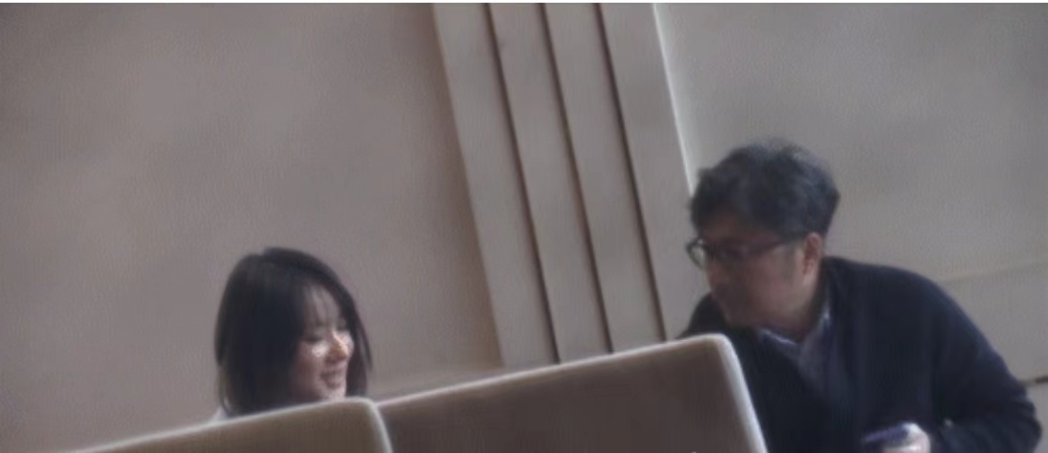 王岳伦被拍与美女同归酒店，手搭对方肩膀显亲昵，视频流出引热议