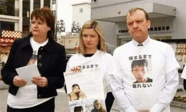 日本男子迫害老师，为躲避警察亲自整容，被捕后出书赚千万版税