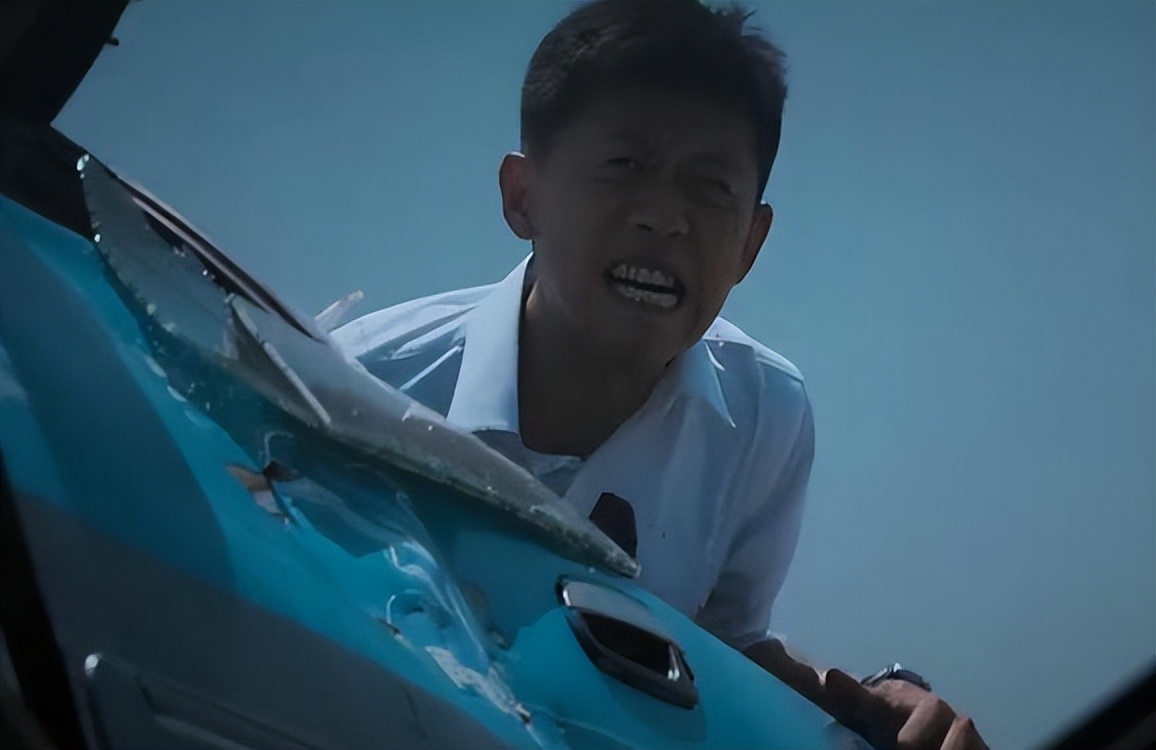 《庭外》看点剧透：罗晋万茜针锋相对，强大阵容碰出别样火花