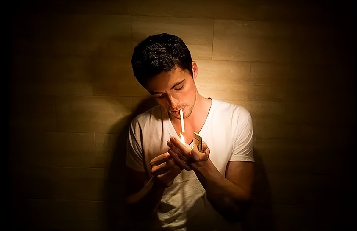 一火不点三烟,这些抽烟礼仪你应该了解