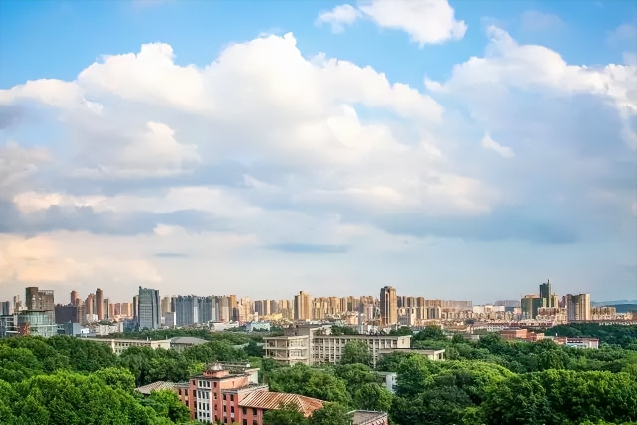 中国城市引力榜百强出炉，武汉上榜！这所大学美“出圈”，热门影视剧在此取景