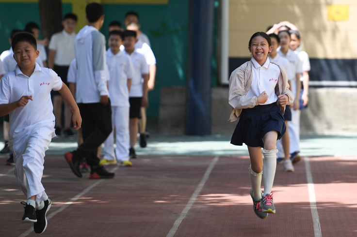小学阶段共有多少节课（“主角变配角”，小学新学期课程表公布，这门课数量比数学课还多）