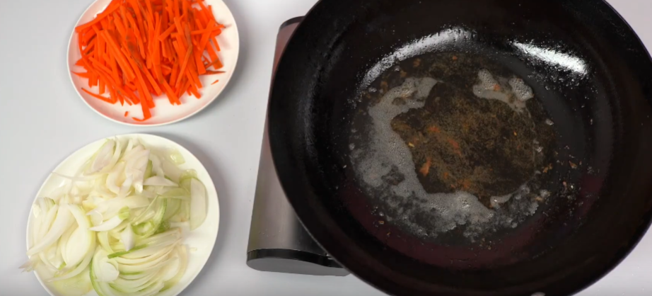 电饭锅新疆手抓饭的正宗做法（电饭煲做出美味新疆手抓饭）