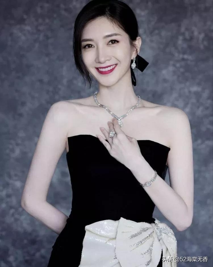 江疏影，有点事业女强人的感觉，不过确实很美